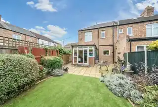 18 Feltham Road, photo 3
