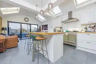 18 Gomer Gardens, photo 4
