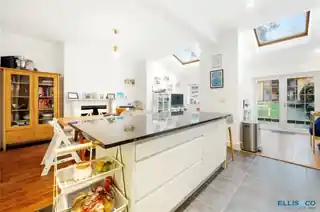 18 Hamilton Way, photo 4