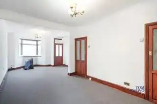 18 Harrow Road, photo 2
