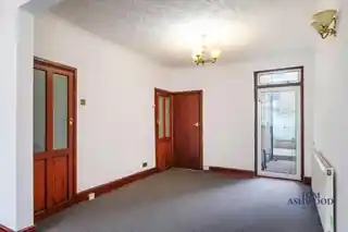 18 Harrow Road, photo 3