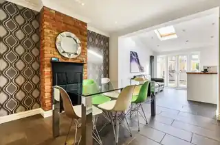 18 Hartfield Road, photo 4