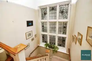 18 Helenslea Avenue, photo 3