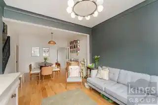 18 Hewish Road, photo 2