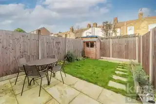 18 Hewish Road, photo 4