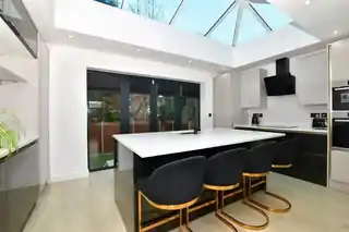 18 Kenmore Road, photo 3