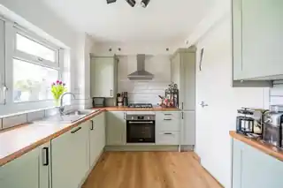 18 Lowth Road, photo 3