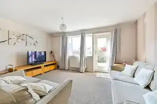 18 Maitland Close, photo 2