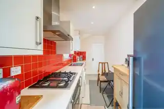 18 Minehead Road, photo 3
