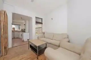 18 Montague Road, photo 2