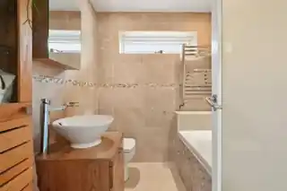 18 Norcutt Road, photo 4