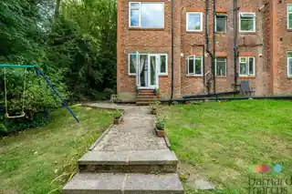 18 Park Close, photo 3