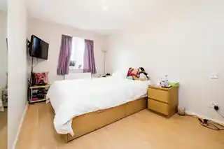 18 Quakers Place, photo 3