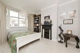 18 Rosslyn Avenue, photo 4