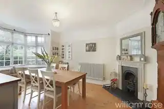18 Sheredan Road, photo 3