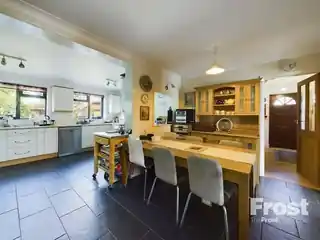 18 Sunbury Way, photo 4