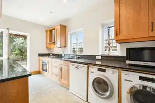 18 Tangier Road, photo 4