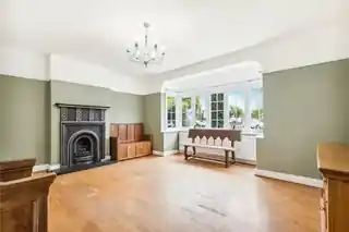 18 Tangier Road, photo 2