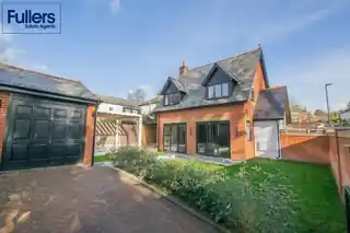 18 Taunton Drive, photo 2