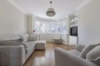18 Tavistock Road, photo 4