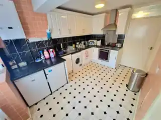 18 Third Avenue, photo 2