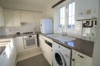 18 Vermont Close, photo 3