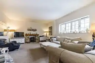 18 Villiers Avenue, photo 2