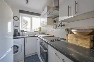 18 Vinegar Street, photo 2