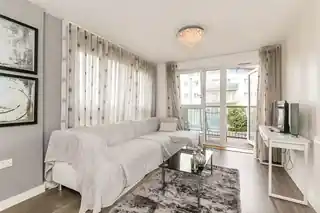 18 Whitestone Way, photo 2