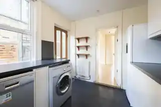18 William Road, photo 3