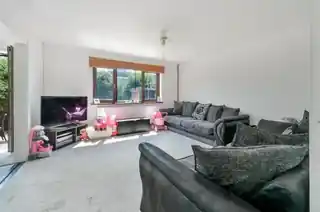 18 Winifred Street, photo 2