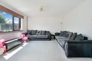 18 Winifred Street, photo 3