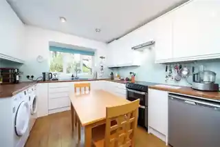 181 Cottenham Park Road, photo 3
