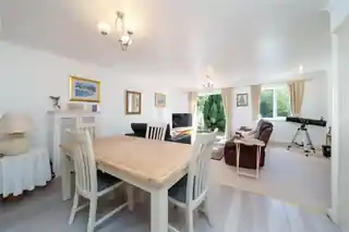 181 Cottenham Park Road, photo 2