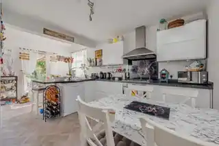 183 Hillcross Avenue, photo 4
