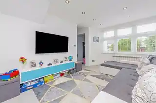 185 Hounslow Road, photo 2