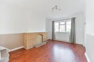 185 Sumner Road South, photo 3