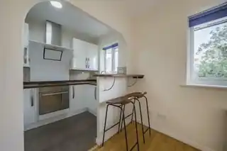 185 Varsity Drive, photo 3