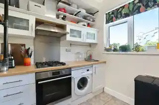187B Southampton Way, photo 3