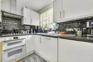 18A Oakleigh Close, photo 2