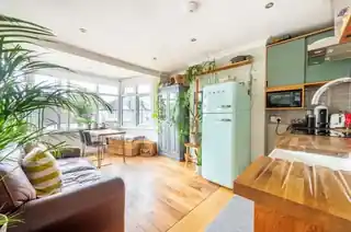 18B Kenton Lane, photo 2