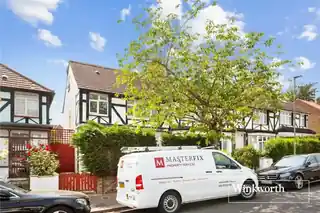 19 Abingdon Road, photo 2