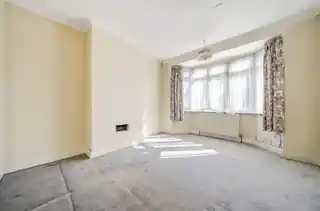 19 Ashcroft Avenue, photo 4