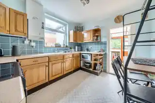 19 Athol Close, photo 3