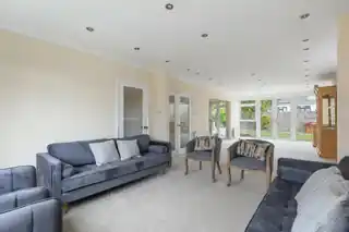 19 Brinsdale Road, photo 4