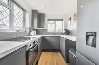 19 Bursdon Close, photo 4