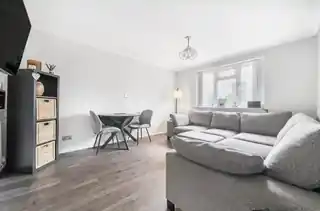 19 Bursdon Close, photo 3