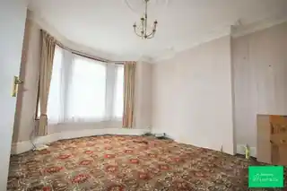 19 Castle Road, photo 2