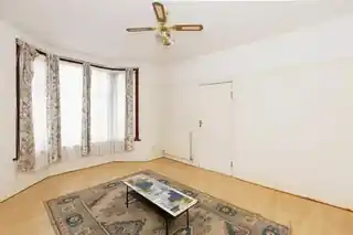 19 Cecil Avenue, photo 2