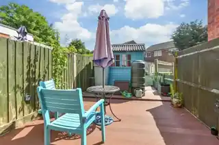 19 Chapelmount Road, photo 2